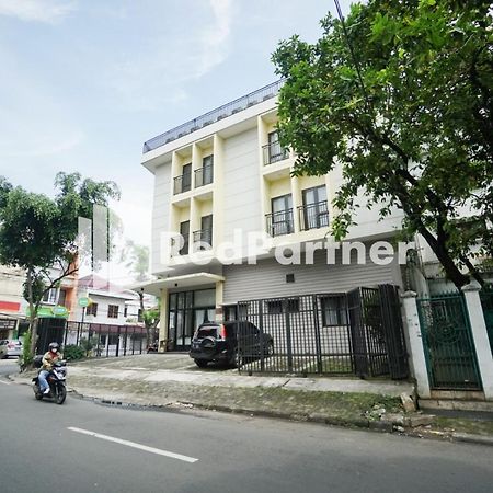 ホテル Toba Mansion Syariah Near Benhil Redpartner ジャカルタ エクステリア 写真