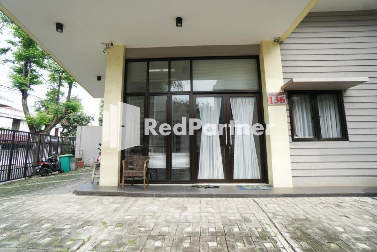ホテル Toba Mansion Syariah Near Benhil Redpartner ジャカルタ エクステリア 写真
