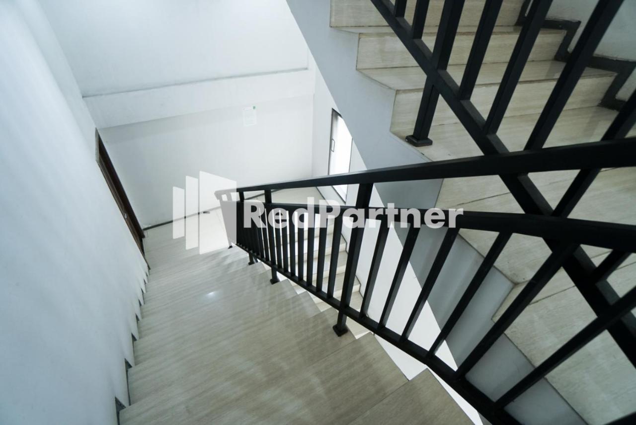 ホテル Toba Mansion Syariah Near Benhil Redpartner ジャカルタ エクステリア 写真